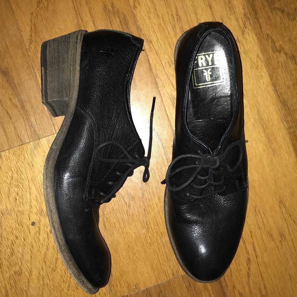 Frye Carson Oxford Lace-up